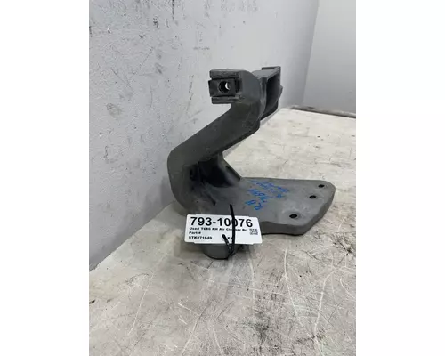 KENWORTH T680 Air Cleaner Bracket