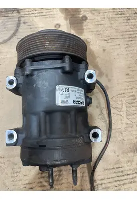 KENWORTH T680 Air Conditioner Compressor