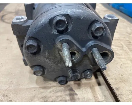 KENWORTH T680 Air Conditioner Compressor