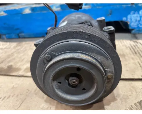 KENWORTH T680 Air Conditioner Compressor