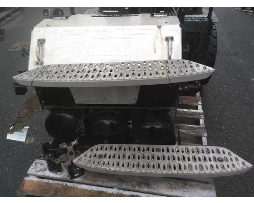 KENWORTH T680 BATTERY BOX