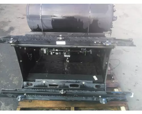 KENWORTH T680 BATTERY BOX
