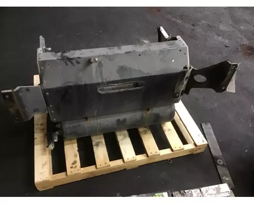 KENWORTH T680 BATTERY BOX