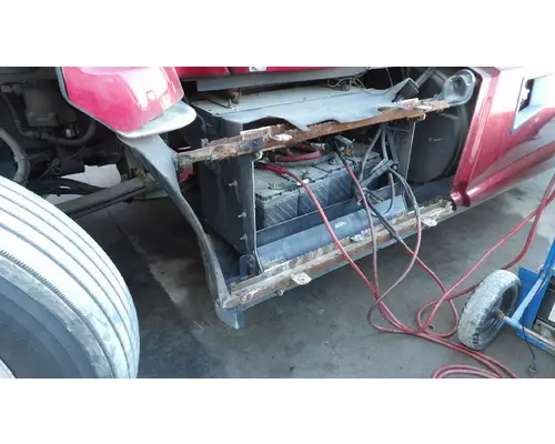 KENWORTH T680 BATTERY BOX