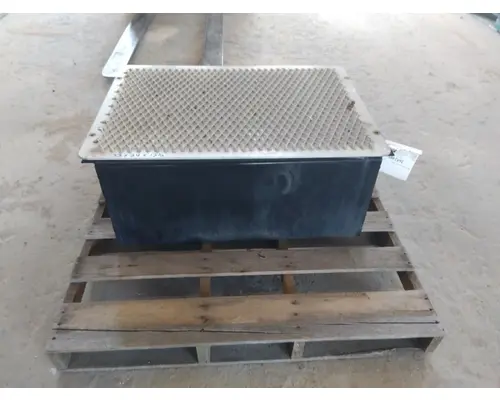 KENWORTH T680 BATTERY BOX
