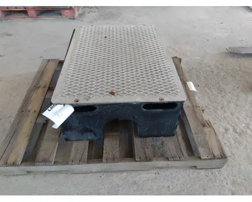 KENWORTH T680 BATTERY BOX