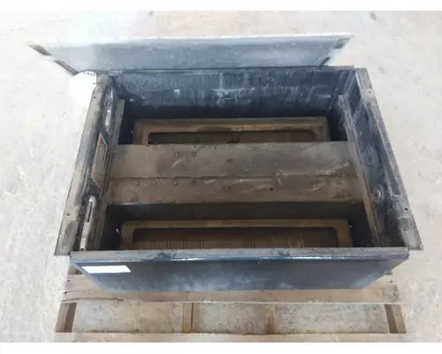 KENWORTH T680 BATTERY BOX