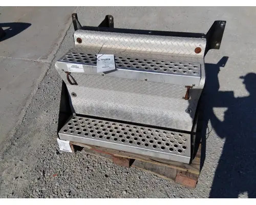 KENWORTH T680 BATTERY BOX