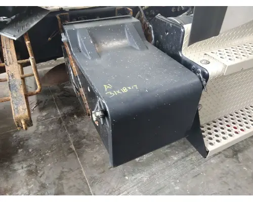 KENWORTH T680 BATTERY BOX