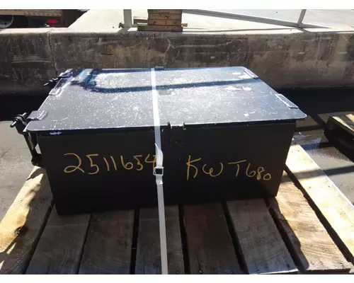 KENWORTH T680 BATTERY BOX