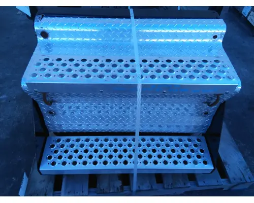 KENWORTH T680 BATTERY BOX