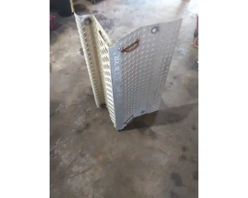 KENWORTH T680 BATTERY BOX