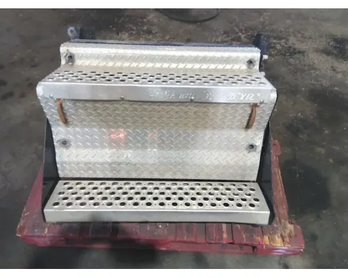 KENWORTH T680 BATTERY BOX