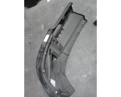 KENWORTH T680 BUMPER END