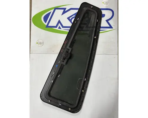 KENWORTH T680 Back Glass