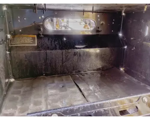 KENWORTH T680 Battery BoxTray