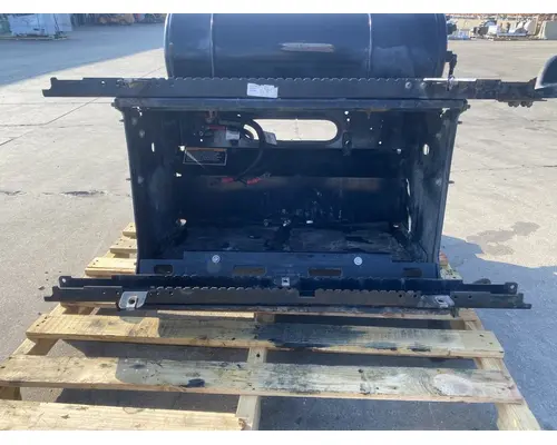 KENWORTH T680 Battery Box