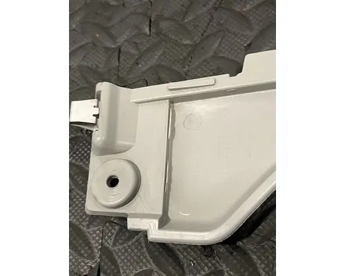 KENWORTH T680 Body Parts, Misc.