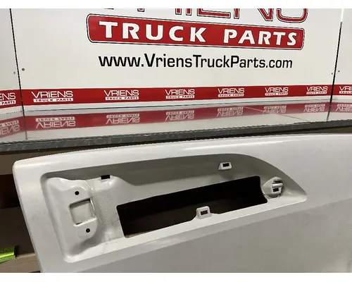 KENWORTH T680 Body Parts, Misc.