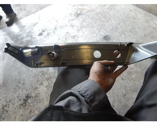 KENWORTH T680 Body Parts, Misc.