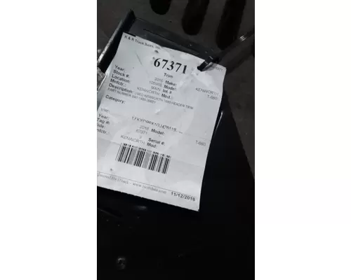 KENWORTH T680 Body Parts, Misc.