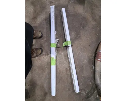 KENWORTH T680 Body Parts Misc.