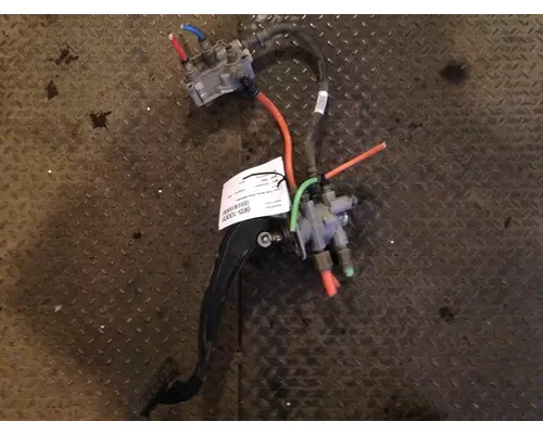 KENWORTH T680 Brake  Clutch Pedal Box