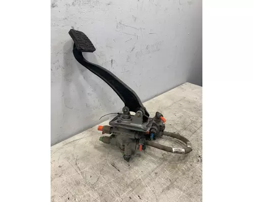 KENWORTH T680 Brake  Clutch Pedal Box
