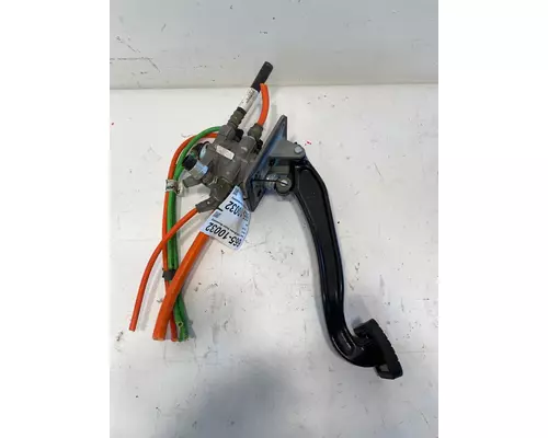 KENWORTH T680 Brake  Clutch Pedal Box