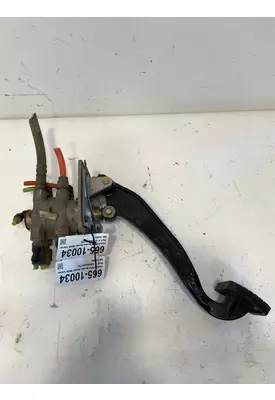 KENWORTH T680 Brake / Clutch Pedal Box