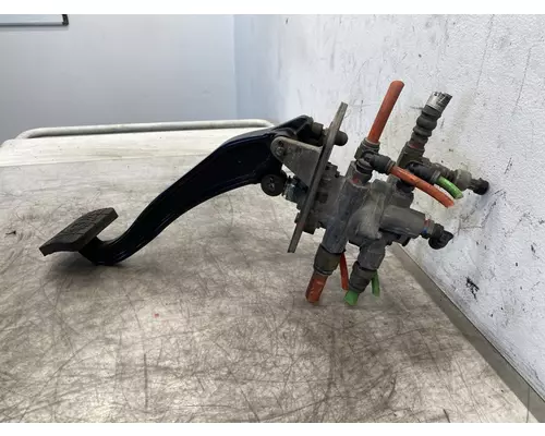 KENWORTH T680 Brake  Clutch Pedal Box