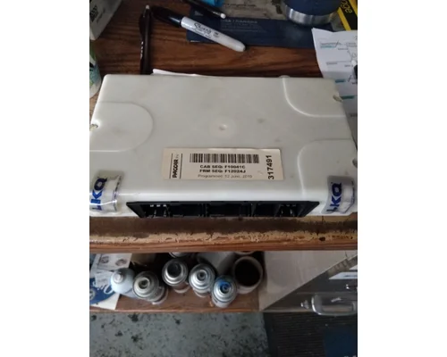 KENWORTH T680 CAB CONTROL UNIT MODULE