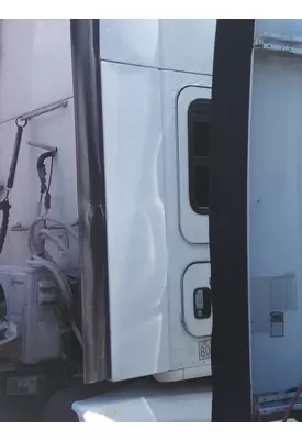 KENWORTH T680 CAB EXTENSION