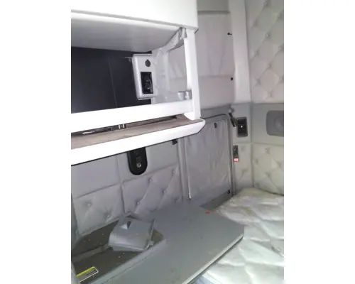 KENWORTH T680 CAB EXTENSION