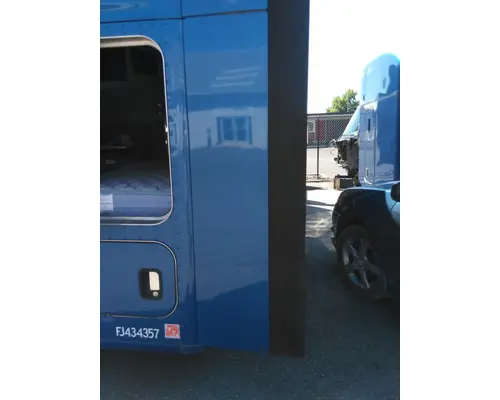 KENWORTH T680 CAB EXTENSION