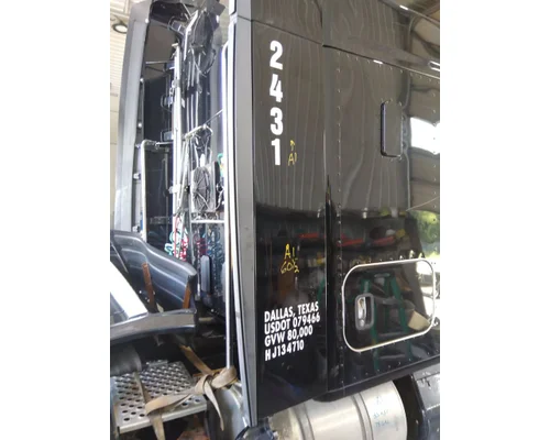 KENWORTH T680 CAB EXTENSION