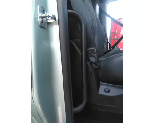 KENWORTH T680 CAB HANDLE