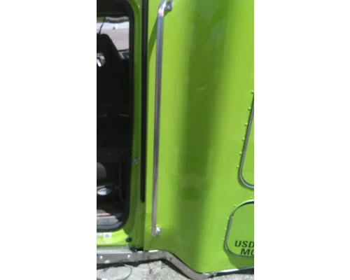 KENWORTH T680 CAB HANDLE