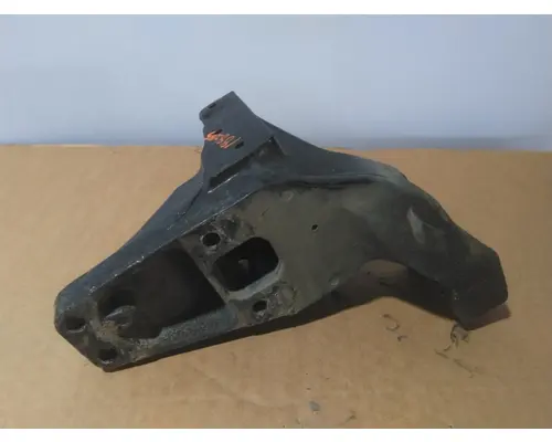 KENWORTH T680 CAB MOUNT,BRACKET