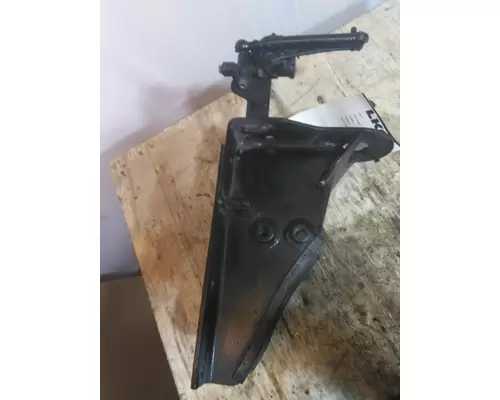 KENWORTH T680 CAB MOUNT,BRACKET