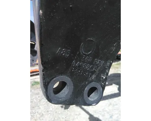 KENWORTH T680 CAB MOUNT,BRACKET