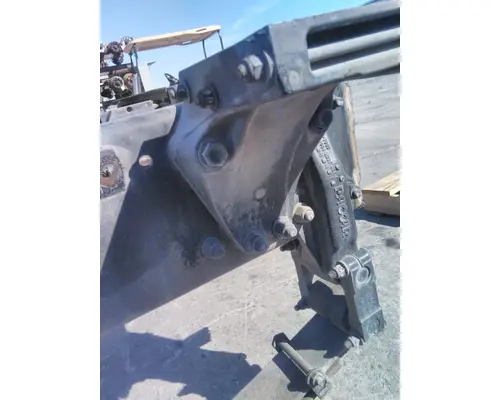 KENWORTH T680 CAB MOUNT,BRACKET