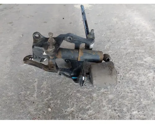 KENWORTH T680 CAB MOUNT,BRACKET