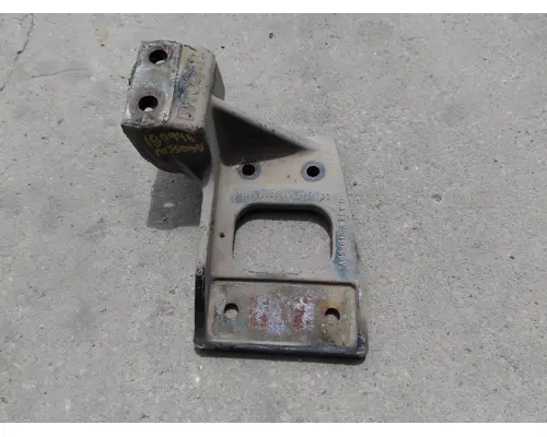 KENWORTH T680 CAB MOUNT,BRACKET