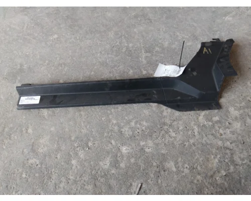 KENWORTH T680 CAB SKIRT FILLER PANEL