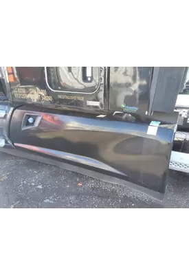 KENWORTH T680 CAB SKIRT/SIDE FAIRING