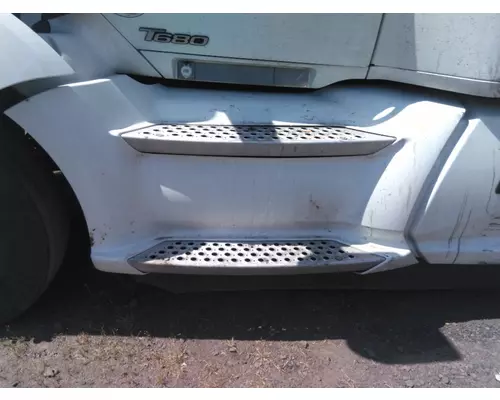 KENWORTH T680 CAB SKIRTSIDE FAIRING