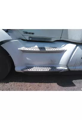 KENWORTH T680 CAB SKIRT/SIDE FAIRING