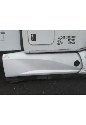 KENWORTH T680 CAB SKIRT/SIDE FAIRING