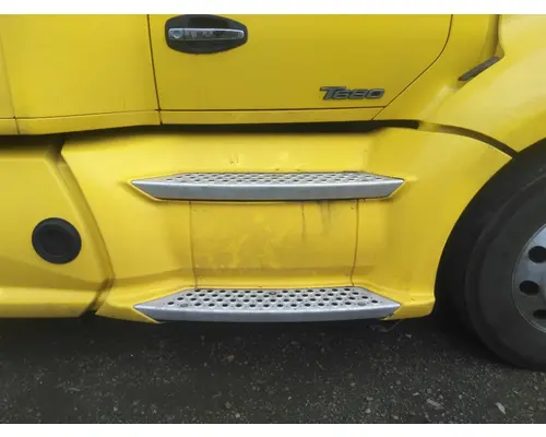 KENWORTH T680 CAB SKIRTSIDE FAIRING